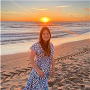 Soy una francesa estudiando veterinaria en España. Me gusta dar clases, ayudar niños a mejorar, a confiar en ellos.todos niveles